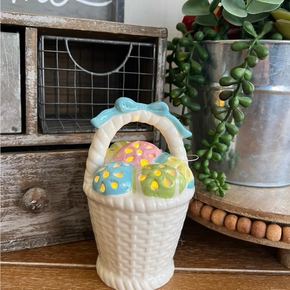 New Decorative Ceramic Light Up Easter Basket - Picture 4 of 4